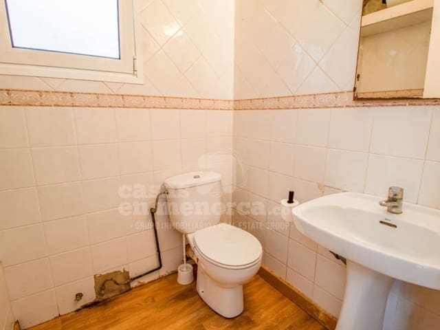 2 slaapkamer Flat te koop in Es Castell - € 190.000 (Ref: 9452097)