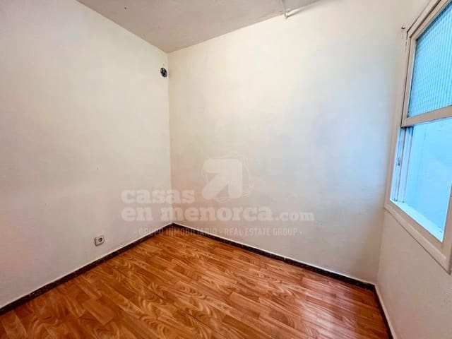 2 slaapkamer Flat te koop in Es Castell - € 190.000 (Ref: 9452097)