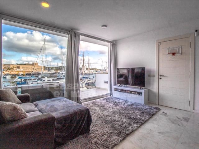 2 bedroom Flat for sale in Mahón / Maó with pool - € 470,000 (Ref: 9452098)