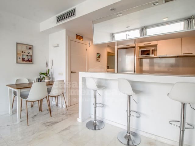 2 bedroom Flat for sale in Mahón / Maó with pool - € 470,000 (Ref: 9452098)