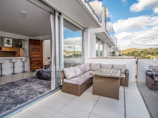 2 bedroom Flat for sale in Mahón / Maó with pool - € 470,000 (Ref: 9452098)