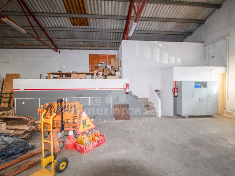 Gewerbe zu verkaufen in Es Castell - 800.000 € (Ref: 9481183)