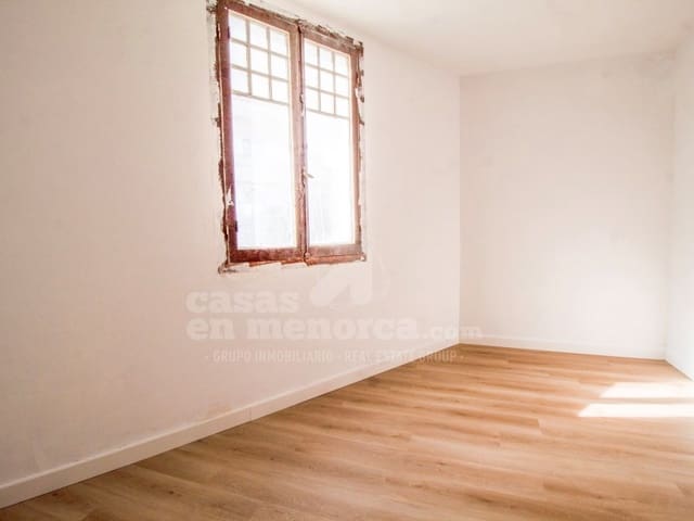 2 bedroom Flat for sale in Mahón / Maó - € 260,000 (Ref: 9524591)