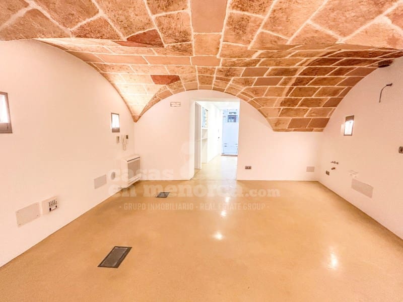 Commercial for sale in Ciutadella de Menorca - € 318,000 (Ref: 9528139)