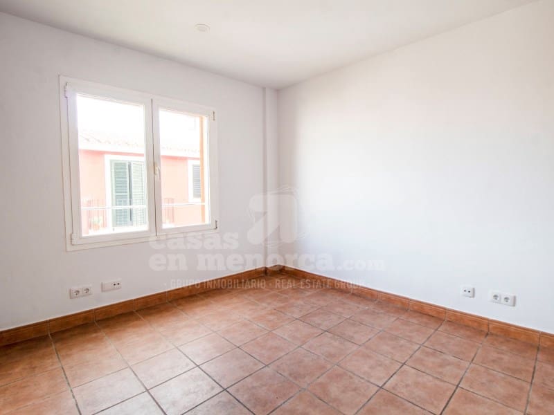 3 makuuhuone Asunto myytävänä paikassa Es Castell - 295 000 € (Ref: 9561752)