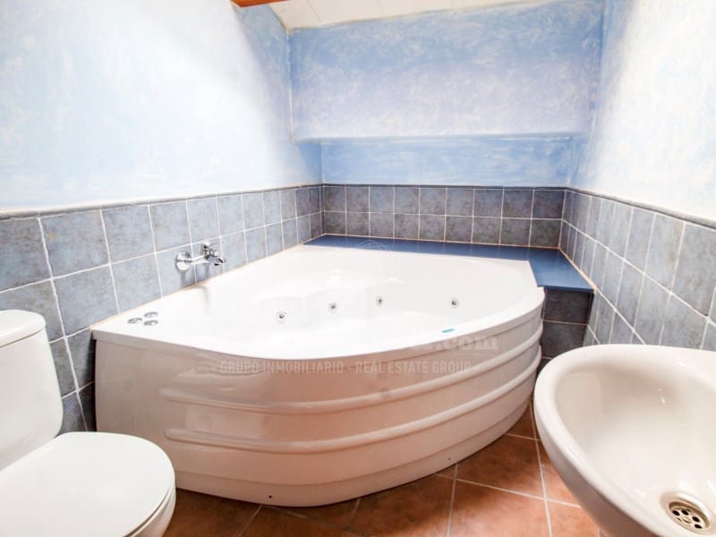 3 makuuhuone Asunto myytävänä paikassa Es Castell - 295 000 € (Ref: 9561752)