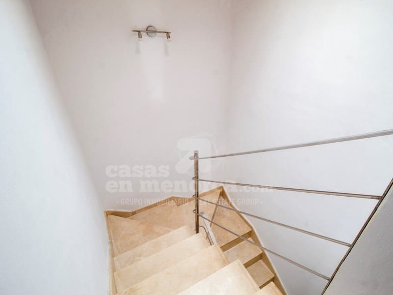 3 makuuhuone Asunto myytävänä paikassa Es Castell - 295 000 € (Ref: 9561752)