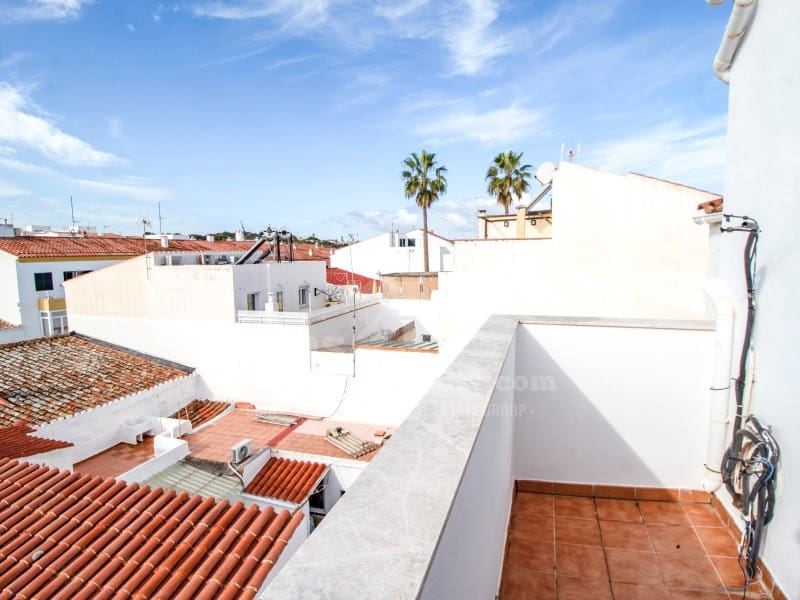 3 makuuhuone Asunto myytävänä paikassa Es Castell - 295 000 € (Ref: 9561752)