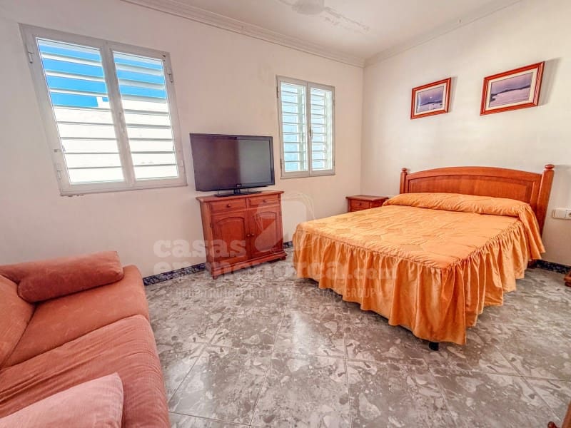 3 bedroom Flat for sale in Ciutadella de Menorca - € 367,500 (Ref: 9582918)