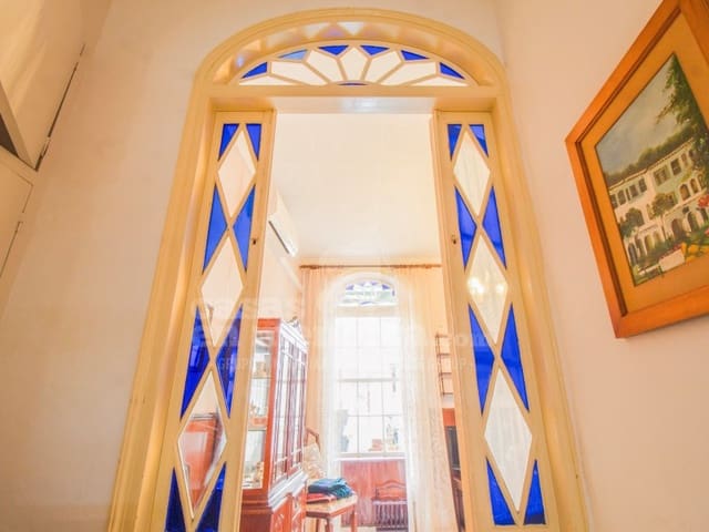 3 bedroom Townhouse for sale in Mahón / Maó with garage - € 360,000 (Ref: 9611315)