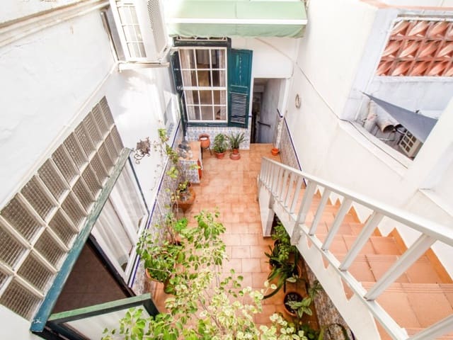 3 bedroom Townhouse for sale in Mahón / Maó with garage - € 360,000 (Ref: 9611315)