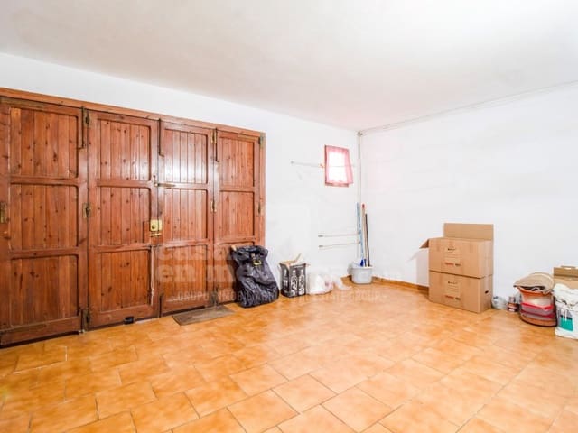 3 bedroom Townhouse for sale in Mahón / Maó with garage - € 360,000 (Ref: 9611315)
