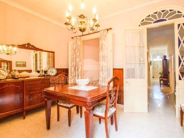 3 bedroom Townhouse for sale in Mahón / Maó with garage - € 360,000 (Ref: 9611315)