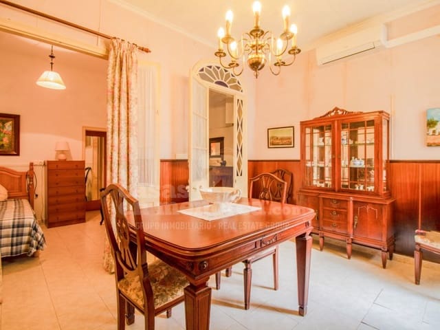 3 bedroom Townhouse for sale in Mahón / Maó with garage - € 360,000 (Ref: 9611315)