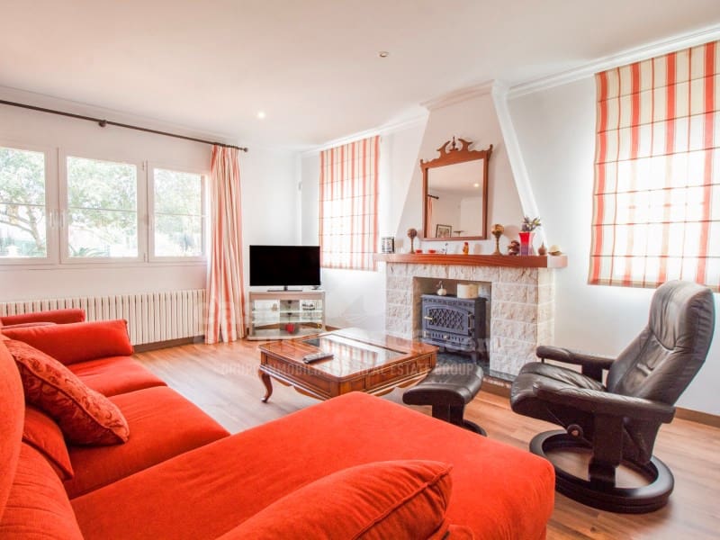 4 bedroom Villa for sale in Trebaluger with pool garage - € 1,150,000 (Ref: 9611317)