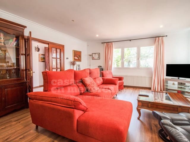 4 bedroom Villa for sale in Trebaluger, Es Castell with pool garage - € 1,150,000 (Ref: 9611317)