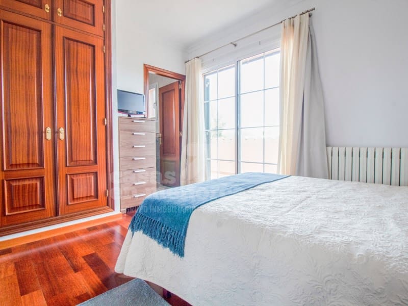 4 bedroom Villa for sale in Trebaluger with pool garage - € 1,150,000 (Ref: 9611317)