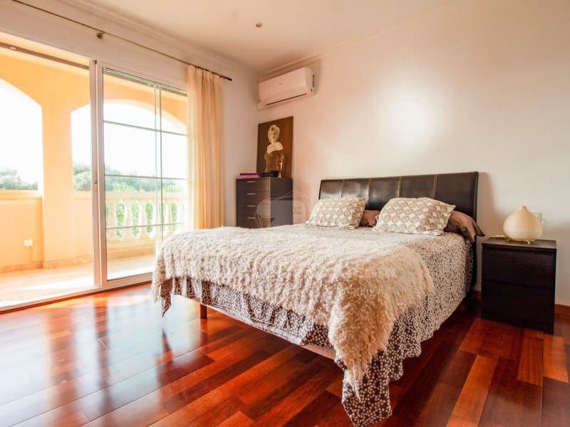 4 bedroom Villa for sale in Trebaluger with pool garage - € 1,150,000 (Ref: 9611317)