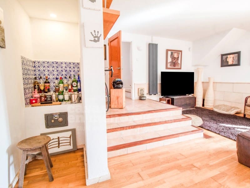 6 quarto Moradia para venda em Es Castell com piscina garagem - 1 250 000 € (Ref: 9698721)