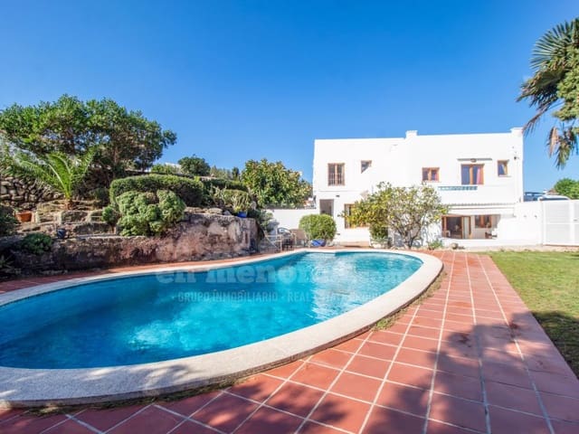 6 soveværelse Villa til salg i Es Castell med swimmingpool garage - € 1.250.000 (Ref: 9698721)