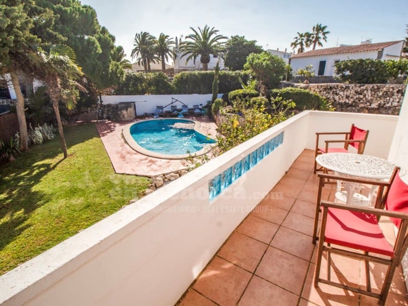 6 quarto Moradia para venda em Es Castell com piscina garagem - 1 250 000 € (Ref: 9698721)