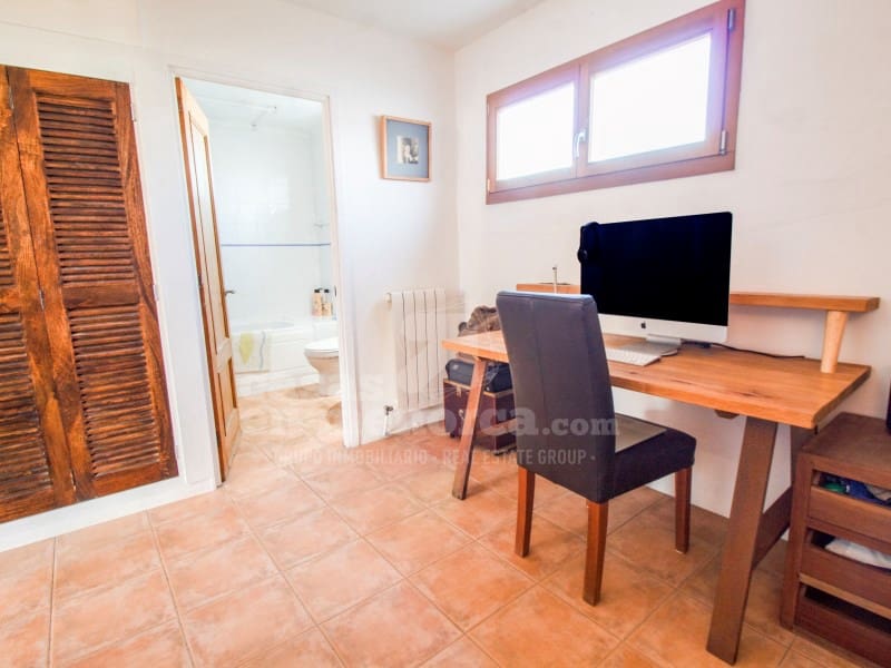 6 quarto Moradia para venda em Es Castell com piscina garagem - 1 250 000 € (Ref: 9698721)