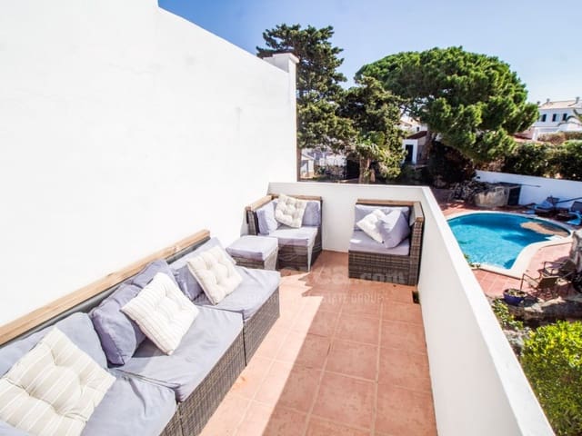 6 soveværelse Villa til salg i Es Castell med swimmingpool garage - € 1.250.000 (Ref: 9698721)