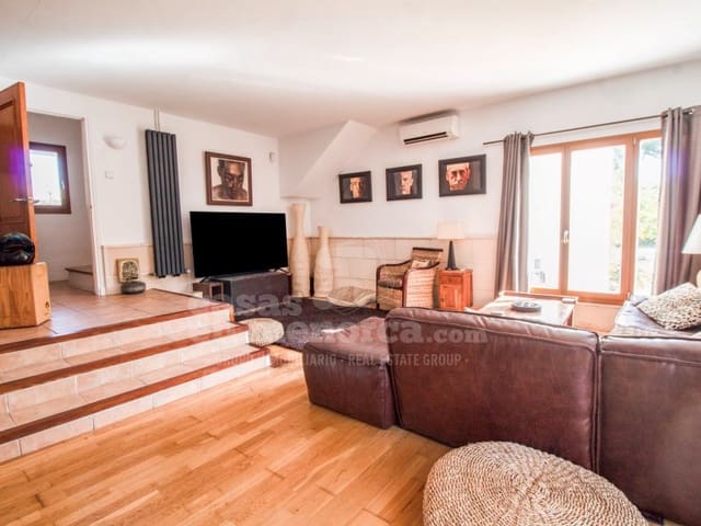 6 soveværelse Villa til salg i Es Castell med swimmingpool garage - € 1.250.000 (Ref: 9698721)