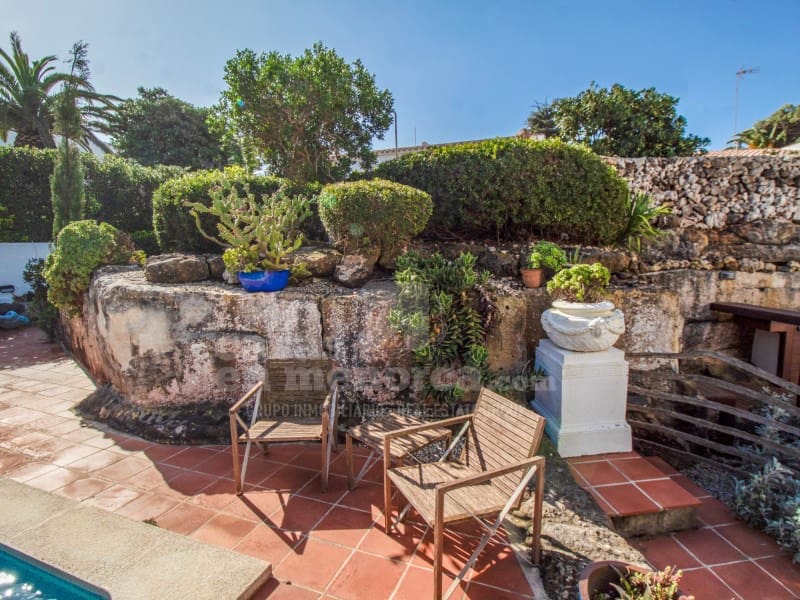 6 quarto Moradia para venda em Es Castell com piscina garagem - 1 250 000 € (Ref: 9698721)