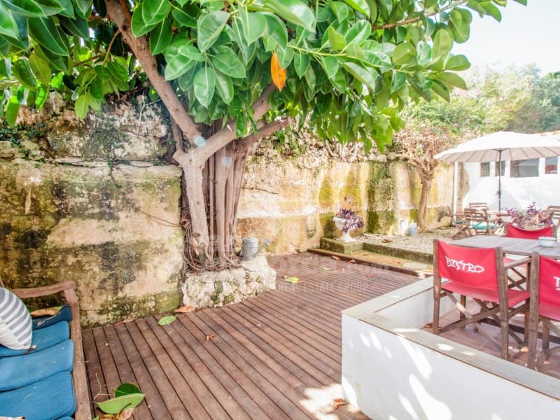 6 quarto Moradia para venda em Es Castell com piscina garagem - 1 250 000 € (Ref: 9698721)