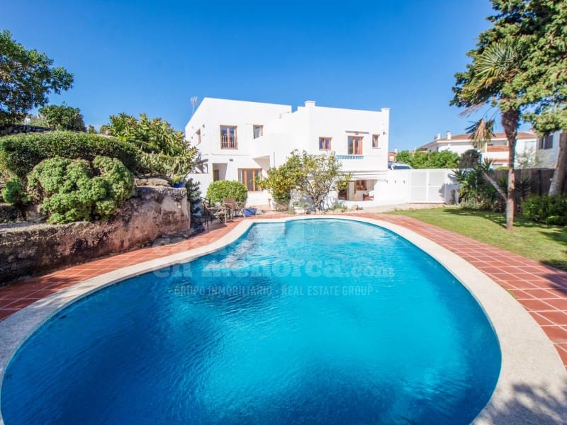 6 quarto Moradia para venda em Es Castell com piscina garagem - 1 250 000 € (Ref: 9698721)