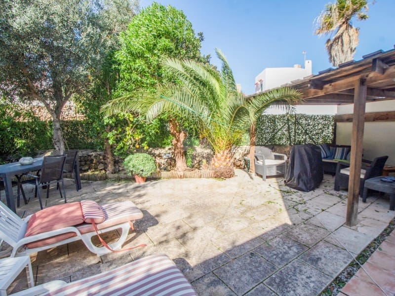 6 quarto Moradia para venda em Es Castell com piscina garagem - 1 250 000 € (Ref: 9698721)