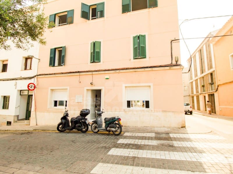 Commercial for sale in Mahon / Mao - € 215,000 (Ref: 9726880)