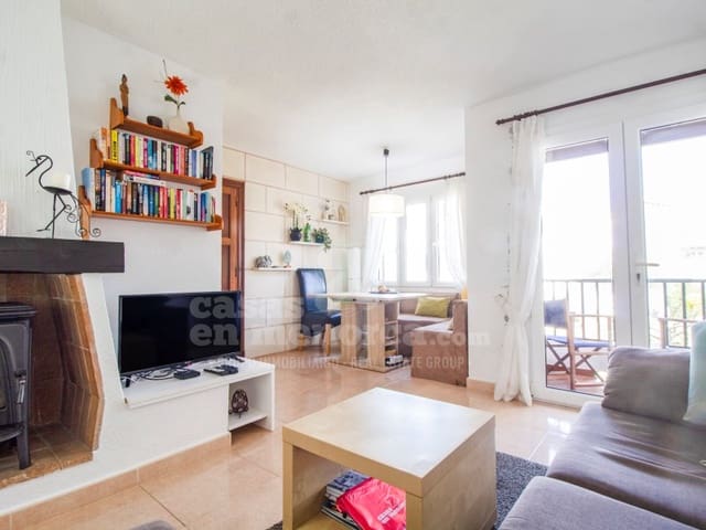 3 makuuhuone Huoneisto myytävänä paikassa Es Castell mukana uima-altaan - 390 000 € (Ref: 9735390)