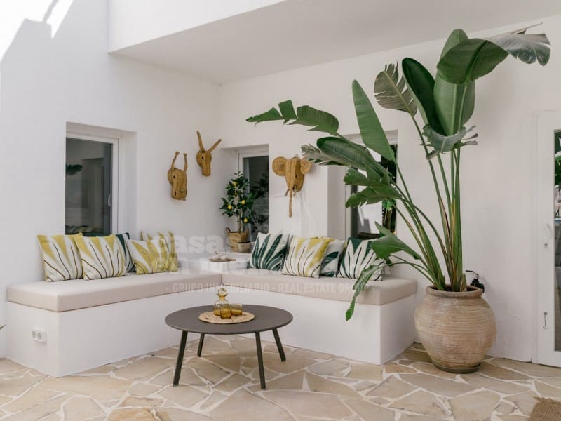 5 soveværelse Villa til salg i Es Castell med swimmingpool - € 1.200.000 (Ref: 9738396)