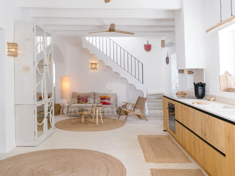 5 soveværelse Villa til salg i Es Castell med swimmingpool - € 1.200.000 (Ref: 9738396)