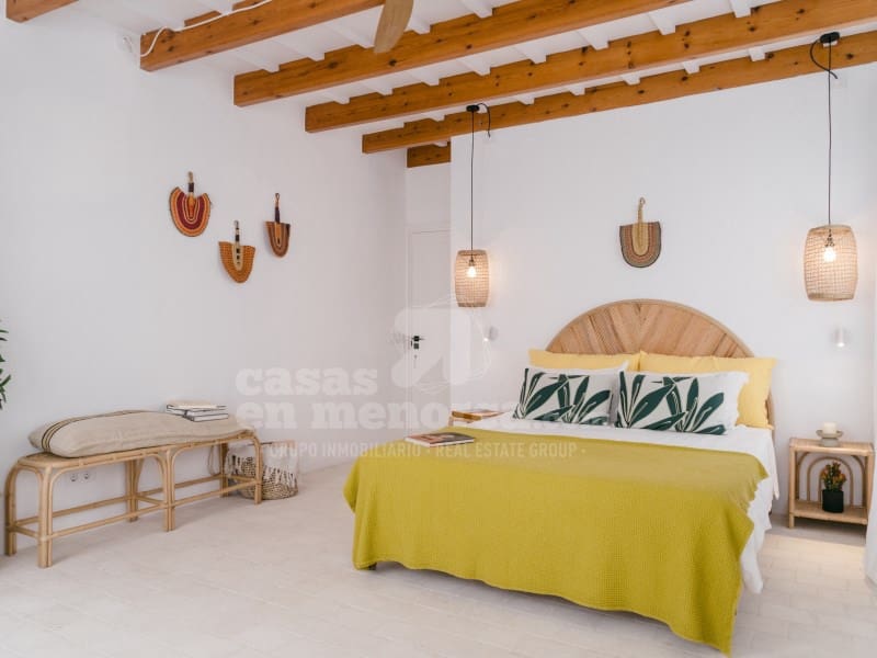 5 soveværelse Villa til salg i Es Castell med swimmingpool - € 1.200.000 (Ref: 9738396)