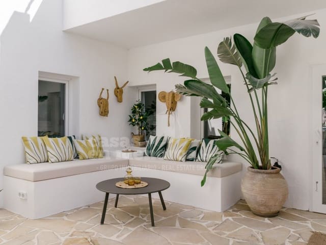 5 makuuhuone Huvila myytävänä paikassa Es Castell mukana uima-altaan - 1 200 000 € (Ref: 9738396)