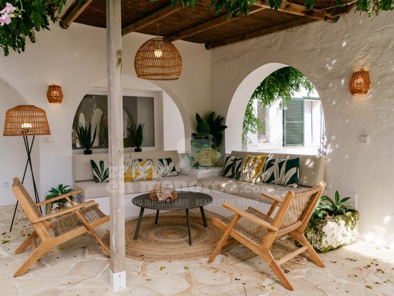 5 soveværelse Villa til salg i Es Castell med swimmingpool - € 1.200.000 (Ref: 9738396)