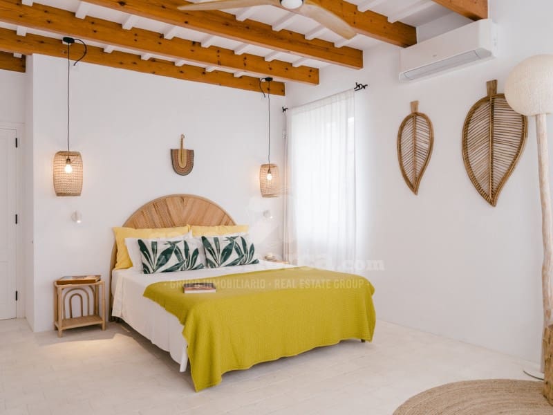 5 soveværelse Villa til salg i Es Castell med swimmingpool - € 1.200.000 (Ref: 9738396)