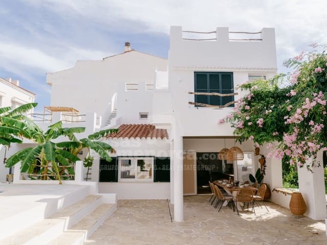 5 makuuhuone Huvila myytävänä paikassa Es Castell mukana uima-altaan - 1 200 000 € (Ref: 9738396)