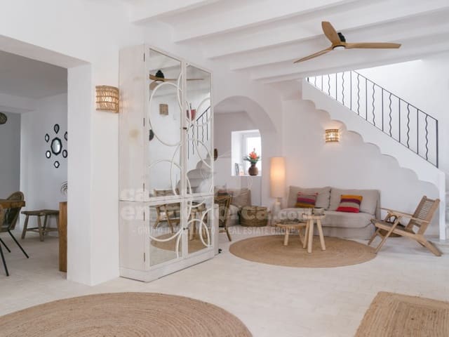 5 sypialnia Willa na sprzedaż w Es Castell z basenem - 1 150 000 € (Ref: 9738396)