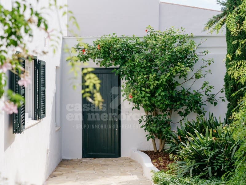 5 soveværelse Villa til salg i Es Castell med swimmingpool - € 1.200.000 (Ref: 9738396)