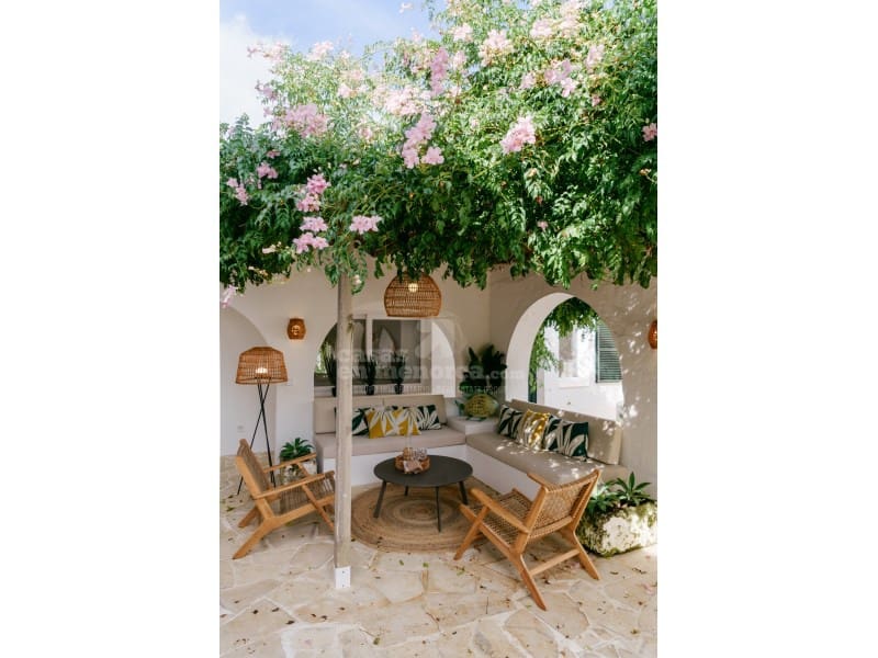 5 soveværelse Villa til salg i Es Castell med swimmingpool - € 1.200.000 (Ref: 9738396)