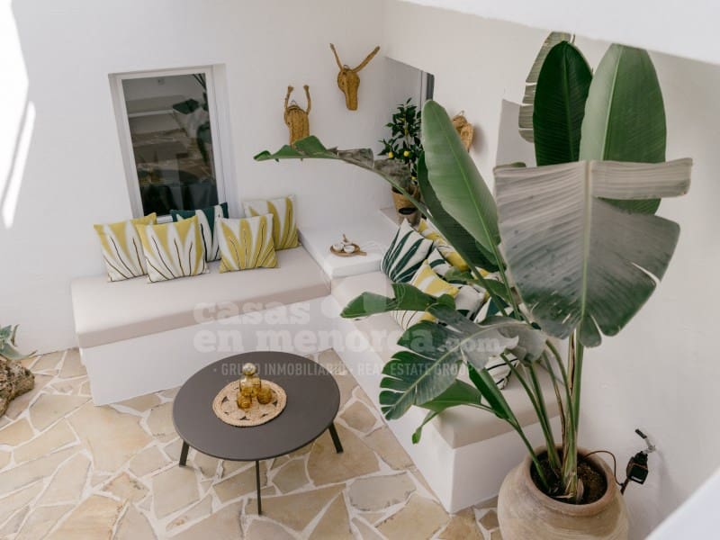 5 soveværelse Villa til salg i Es Castell med swimmingpool - € 1.200.000 (Ref: 9738396)