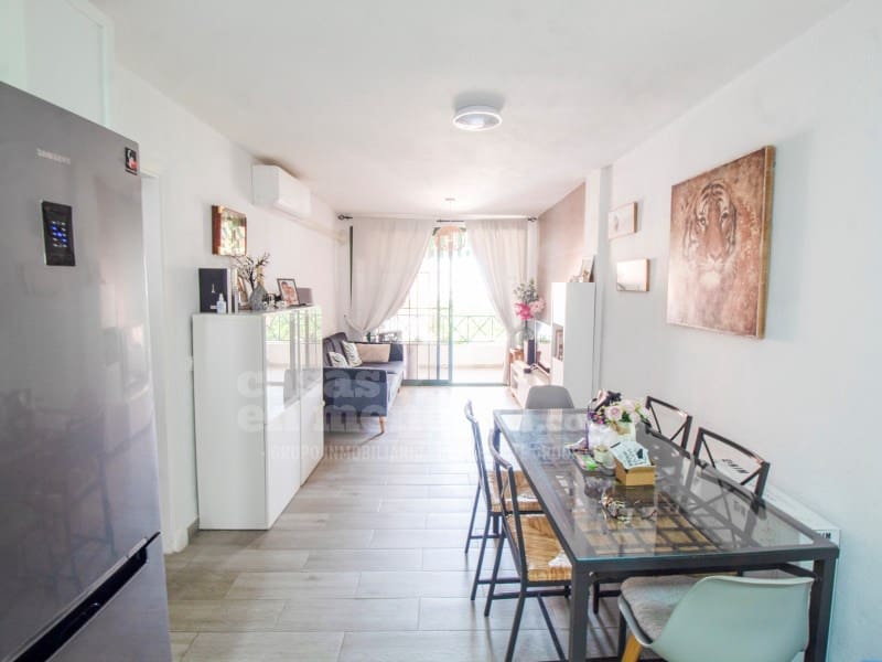 2 sovrum Lägenhet till salu i Es Castell med pool - 320 000 € (Ref: 9761830)