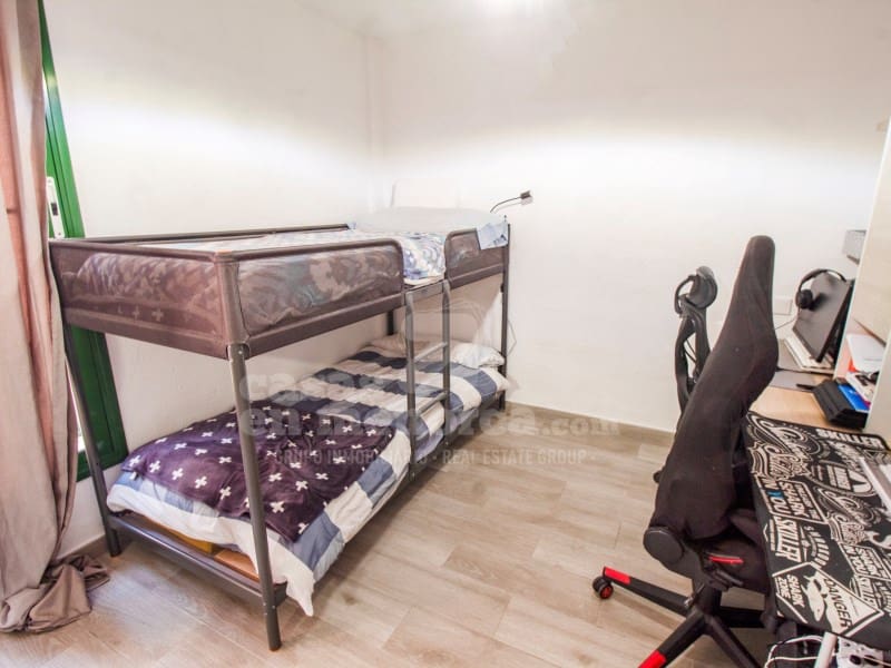 2 sovrum Lägenhet till salu i Es Castell med pool - 320 000 € (Ref: 9761830)