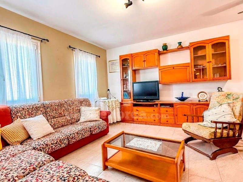4 bedroom Flat for sale in Es Castell - € 359,000 (Ref: 9794393)