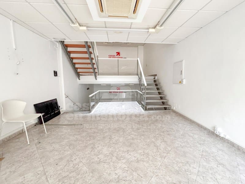 Kommersiell til leie i Mahon / Mao - € 2 200 (Ref: 9799061)