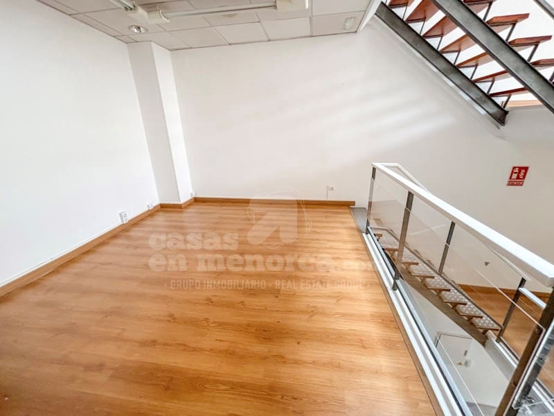 Kommersiell til leie i Mahon / Mao - € 2 200 (Ref: 9799061)